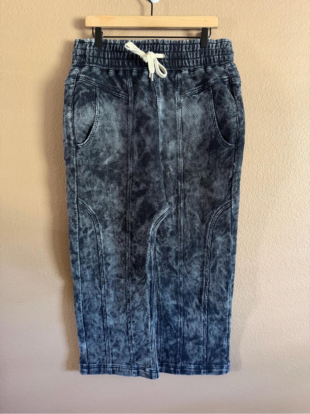 We the Free Acid-Wash Denim Arcadia Honeycomb Drawstring Jogger Pants Size Large